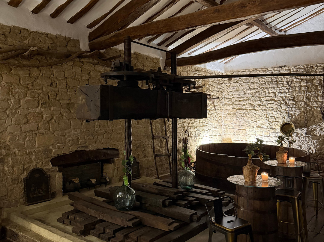 La Bodega del Tesoro-Cuzcurrita de Rio Tiron必去景点