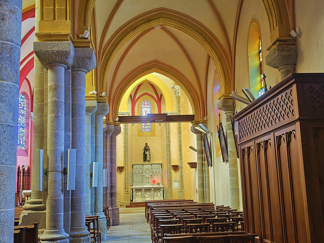 Eglise Saint Jean Baptiste-Montaigu必去景点