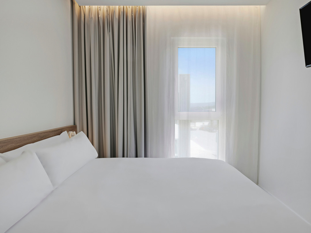 B&B HOTEL Santiago Milladoiro