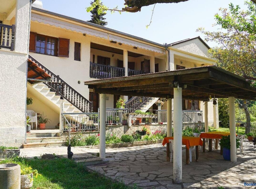 Iris Rooms Trigona