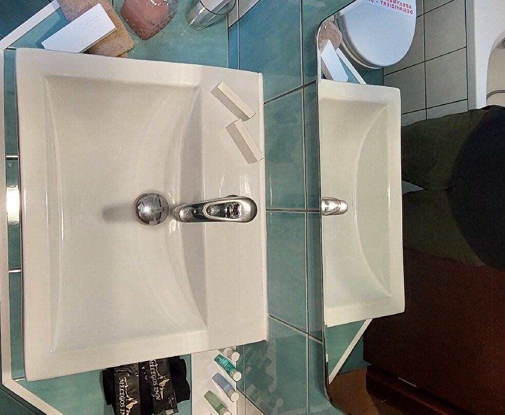 Melegos Inn Hotel主图