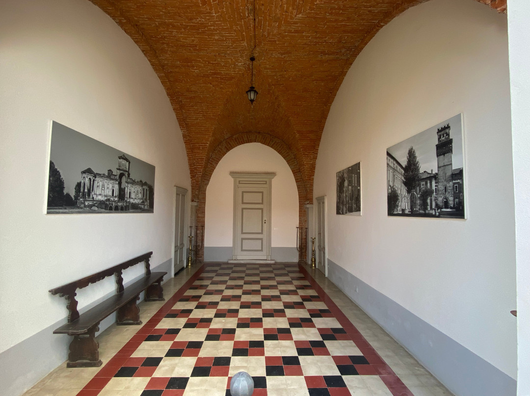 Castello Di Chignolo Po-Chignolo Po必去景点
