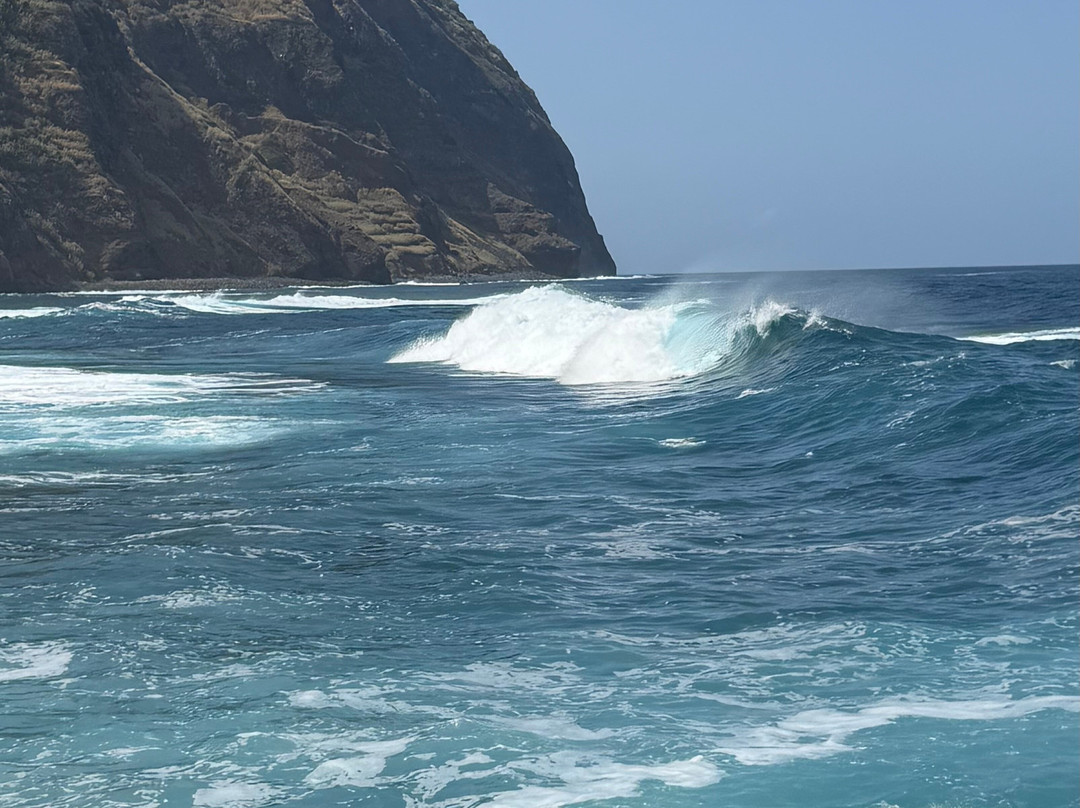 Porto Moniz Natural Swimming Pools-莫尼什港必去景点