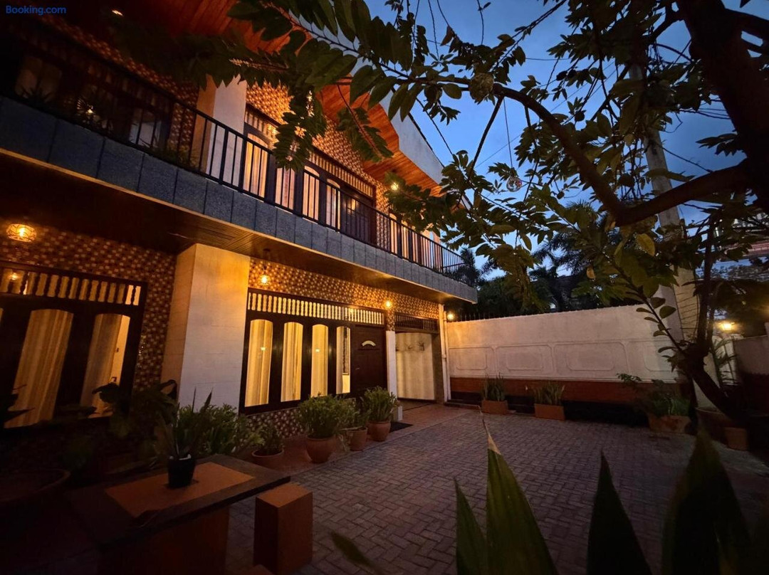 Red Heritage Hiriketiya