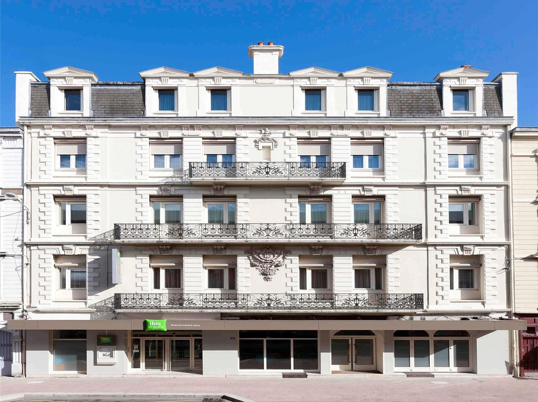 Loire酒店住宿-宜必思尚品罗阿讷中心火车站