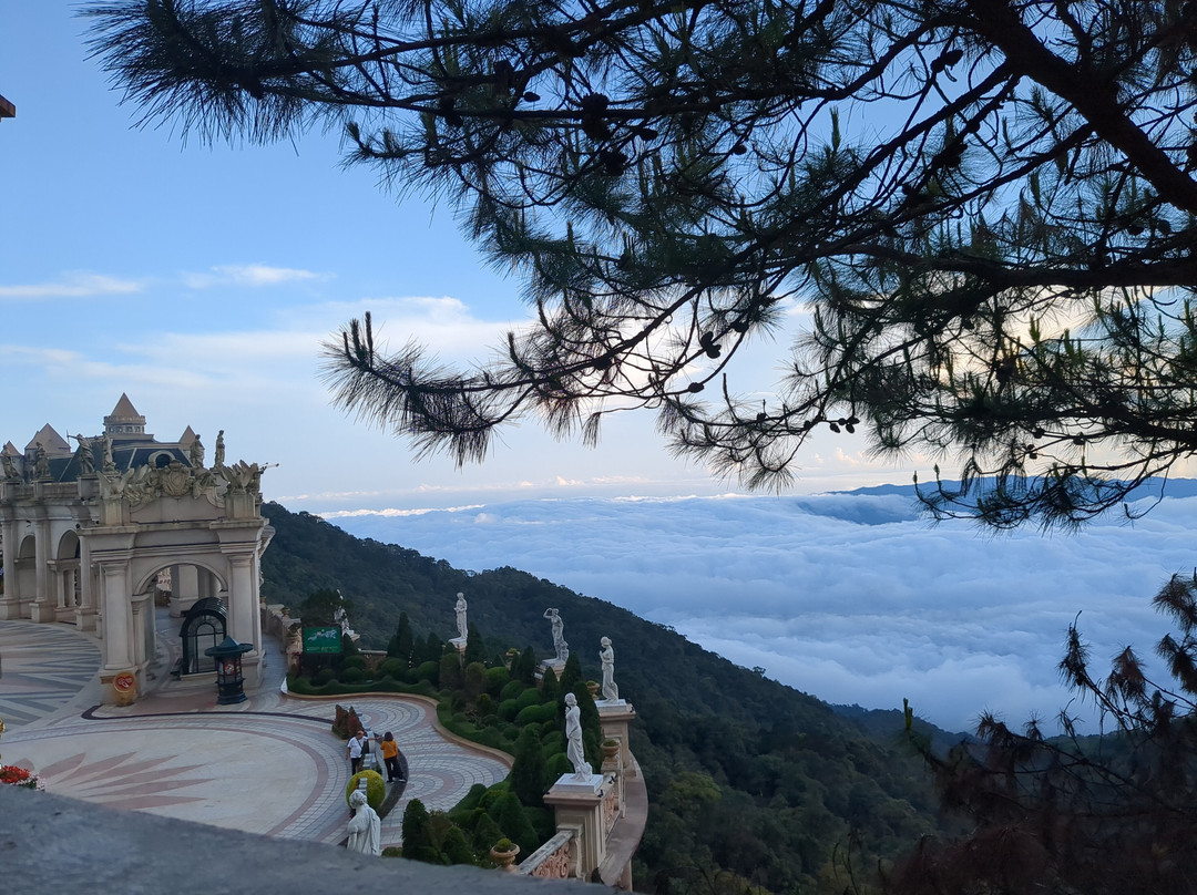 Bà Nà Hills-Hoa Phu必去景点
