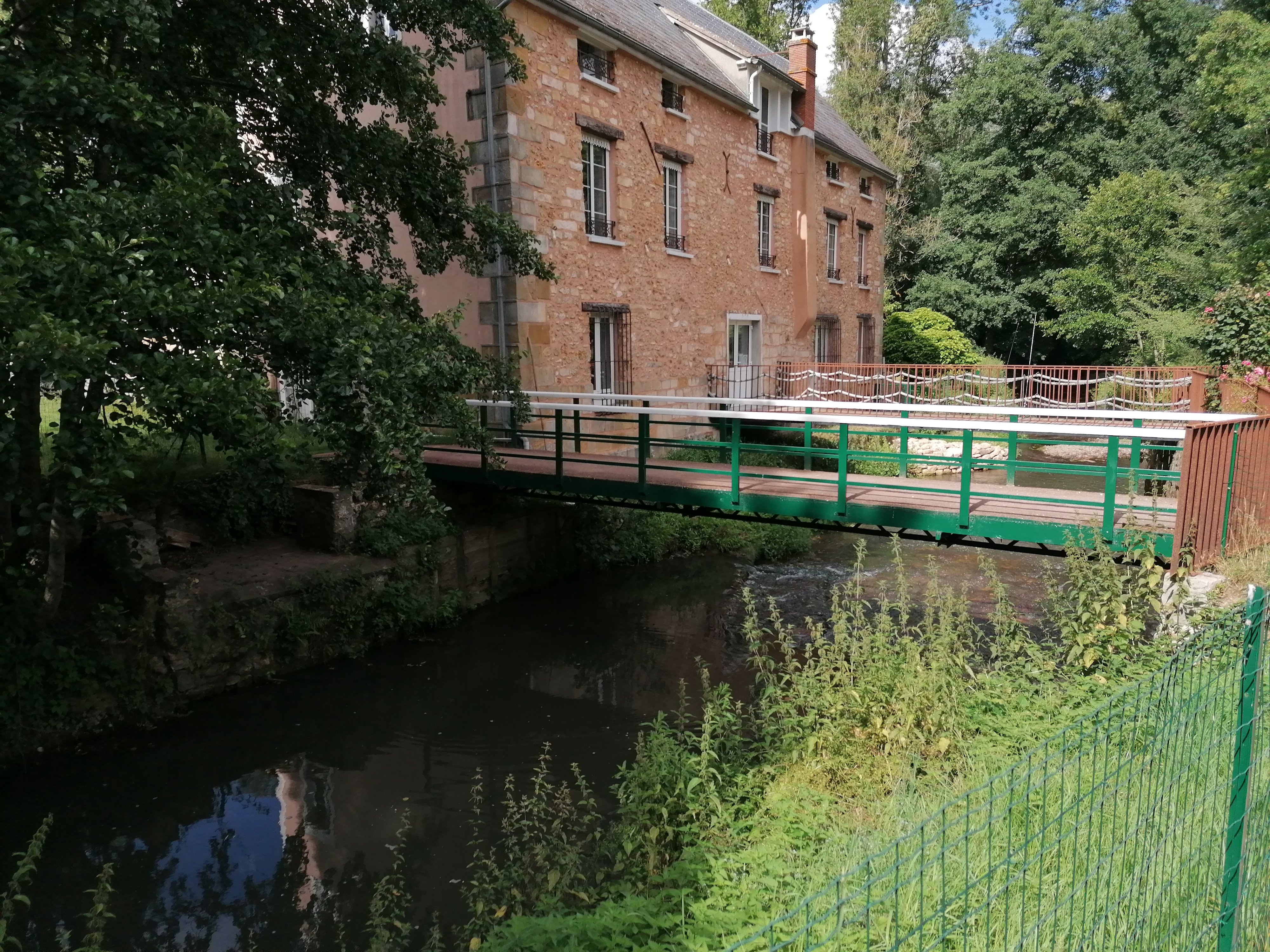 Le Moulin Bleu-官方