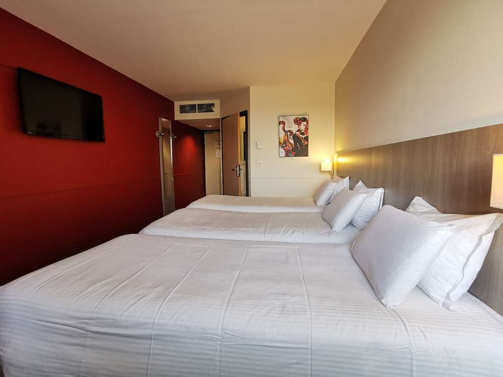 基里亚德查尔特酒店主图