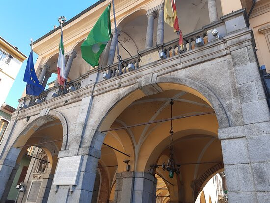 Palazzo del Broletto景点图片