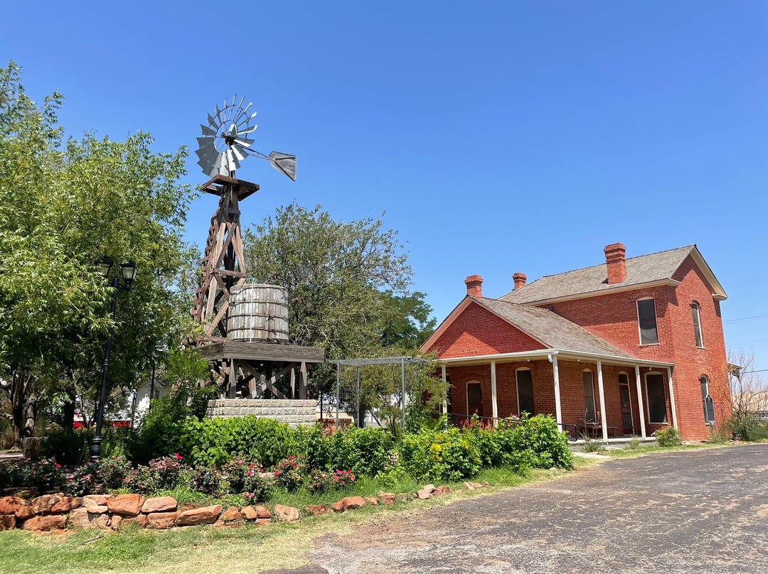 The Historic White-Pool House