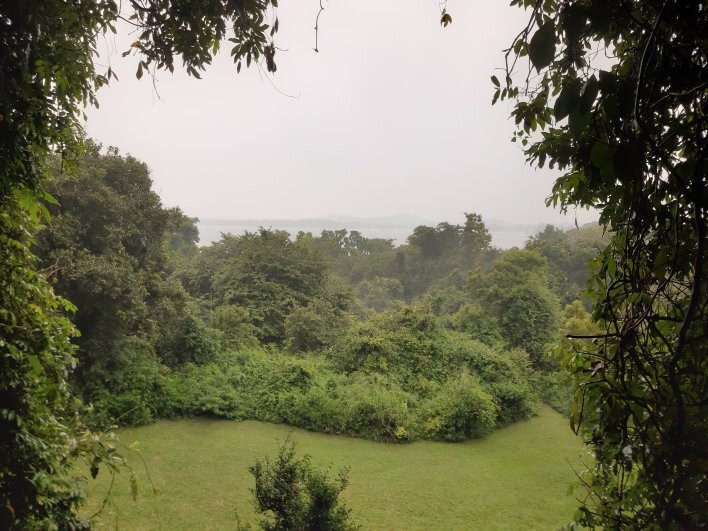 斯里兰卡湖度假村主图