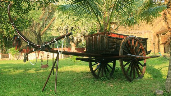 Royal Mayura Resort Hotel主图