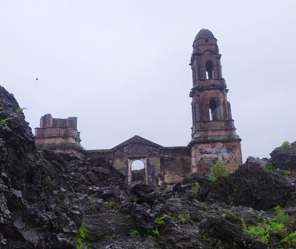 Antigua Iglesia de San Juan Parangaricutiro景点图片