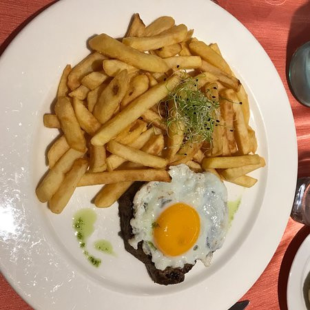 卡尔瓦里亚酒店主图