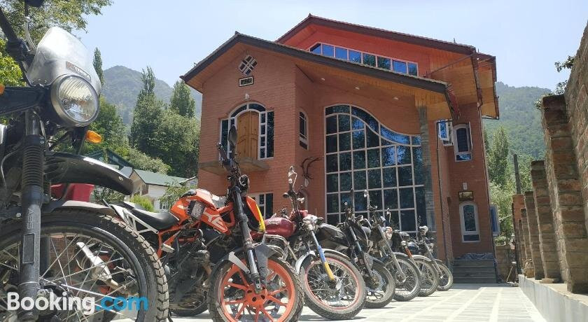 Harwan酒店住宿-Urban Den