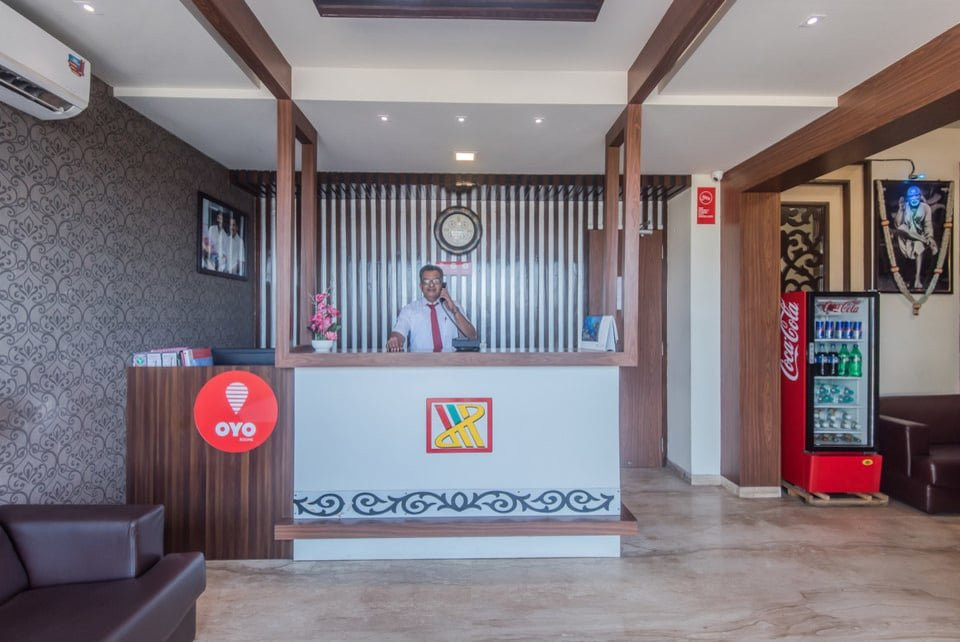 OYO 7136 Solitaire Residency主图