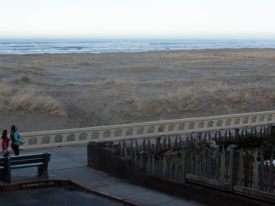 Ebb Tide Oceanfront Inn主图