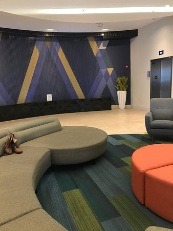 Holiday Inn Express & Suites Louisville Downtown By IHG主图