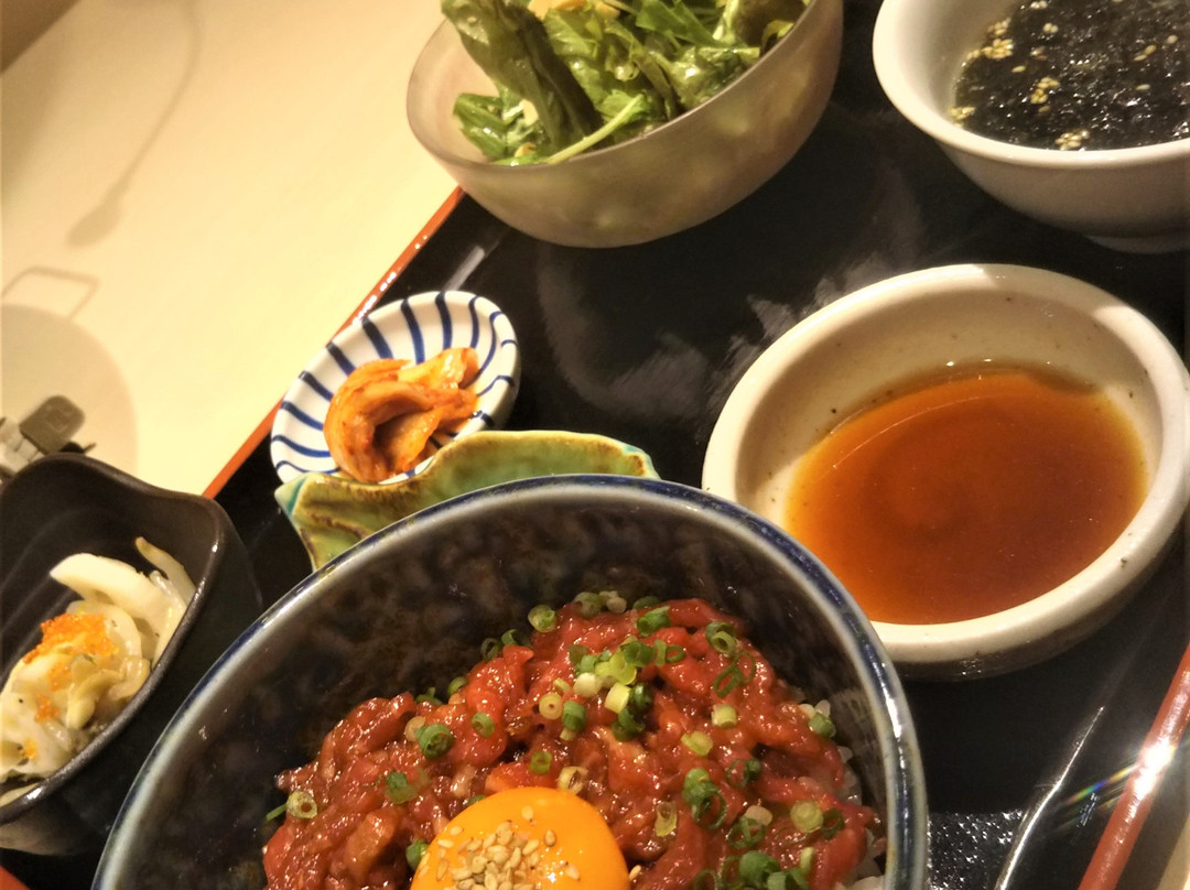 牛刺しと焼肉 仔虎 クリスロード店