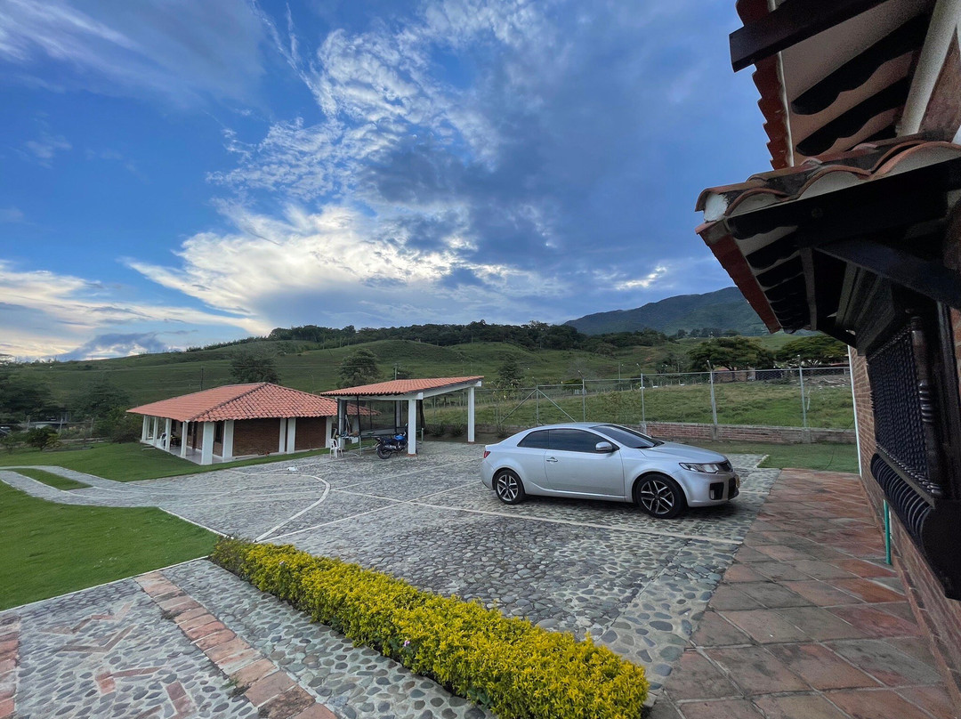 Lake House Calima