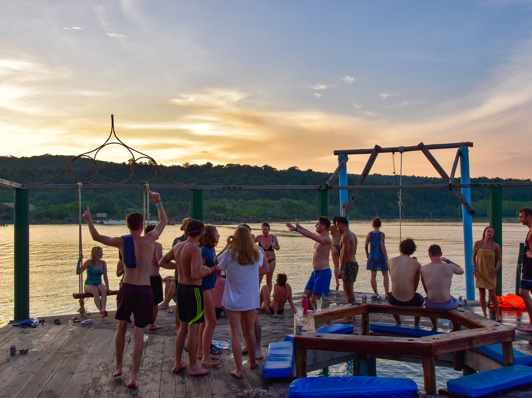 Mad Monkey Koh Rong Samloem