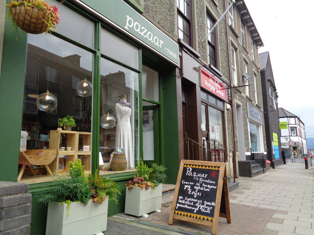 Pazaar+friends-波特马多克必去景点