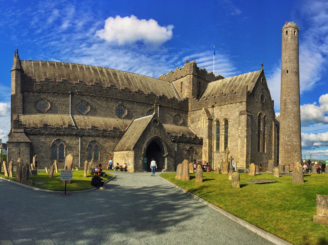 St. Canice's Cathedral & Round Tower景点图片