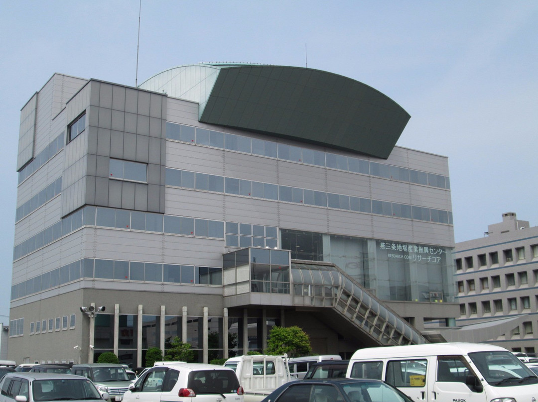 Michi-no-Eki Tsubame 3jo Jibasan Center景点图片