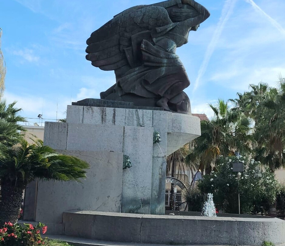 Monumento Ai Caduti-洛阿诺必去景点