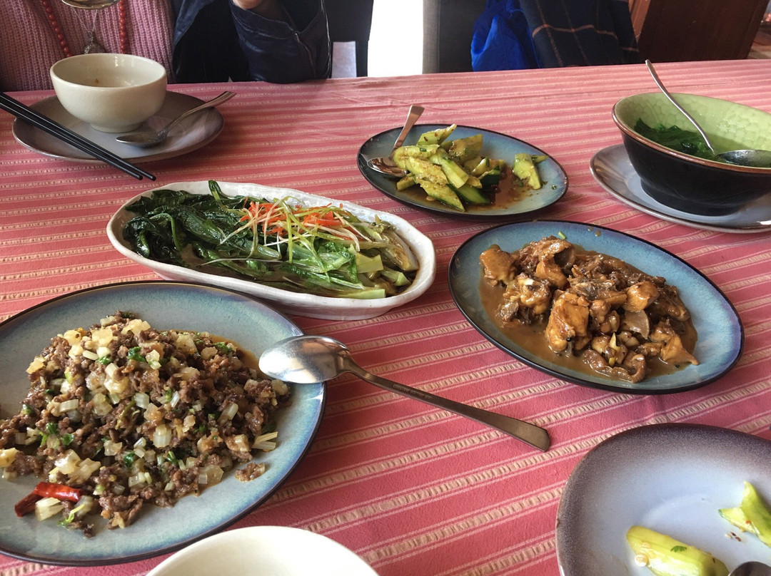 松赞林卡美憬阁酒店