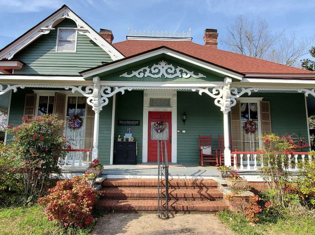 Holly House of Hamilton主图