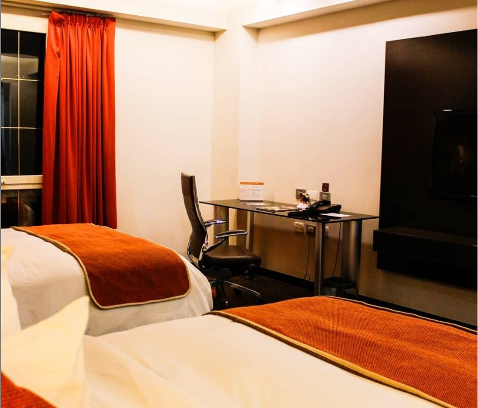 阿塔米拉村套房酒店主图