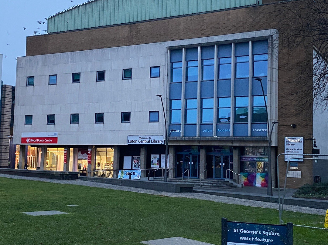 Luton Library Theatre景点图片