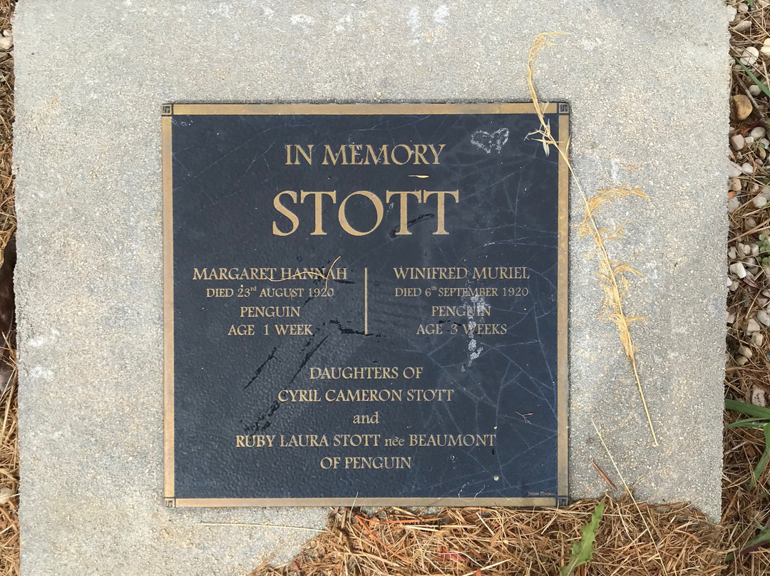 Penguin General Cemetery-企鹅岛必去景点