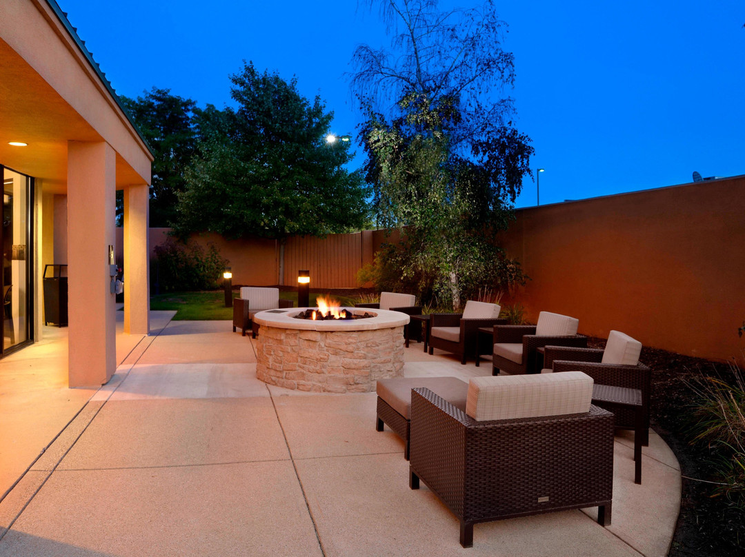 科科莫万怡酒店主图