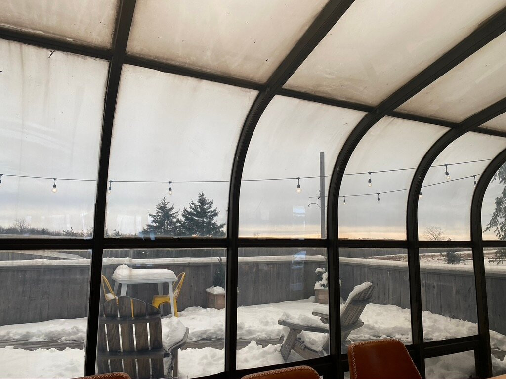 The Arnold House主图