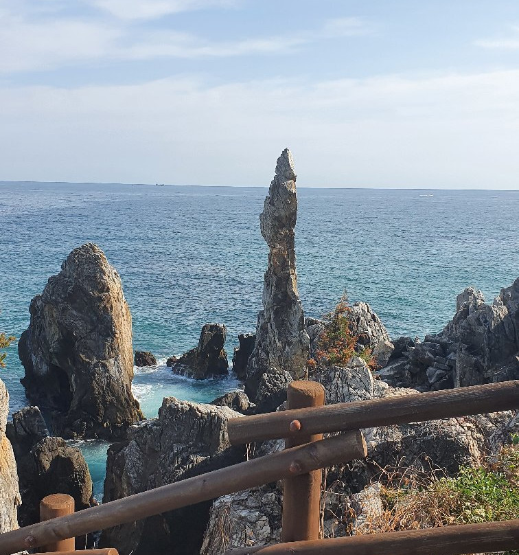 Chotdaebawi (Candlestick Rock)景点图片