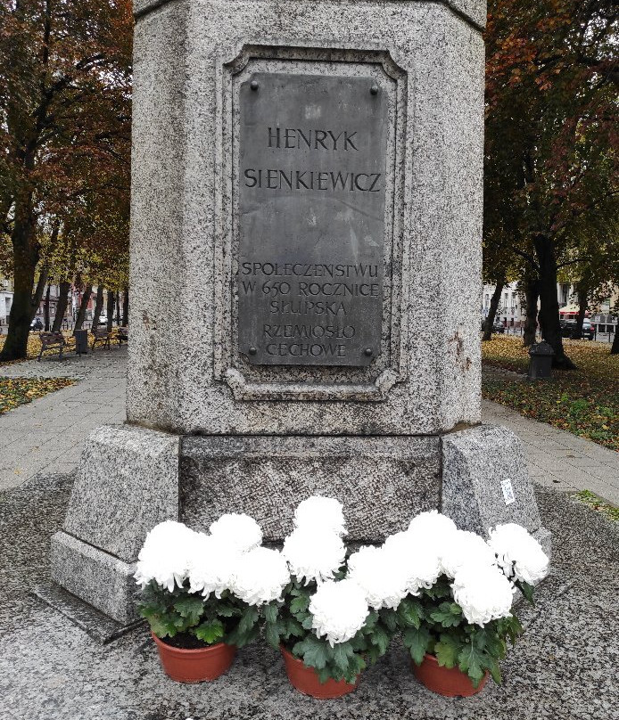 Monument of Henryk Sienkiewicz in Słupsk景点图片