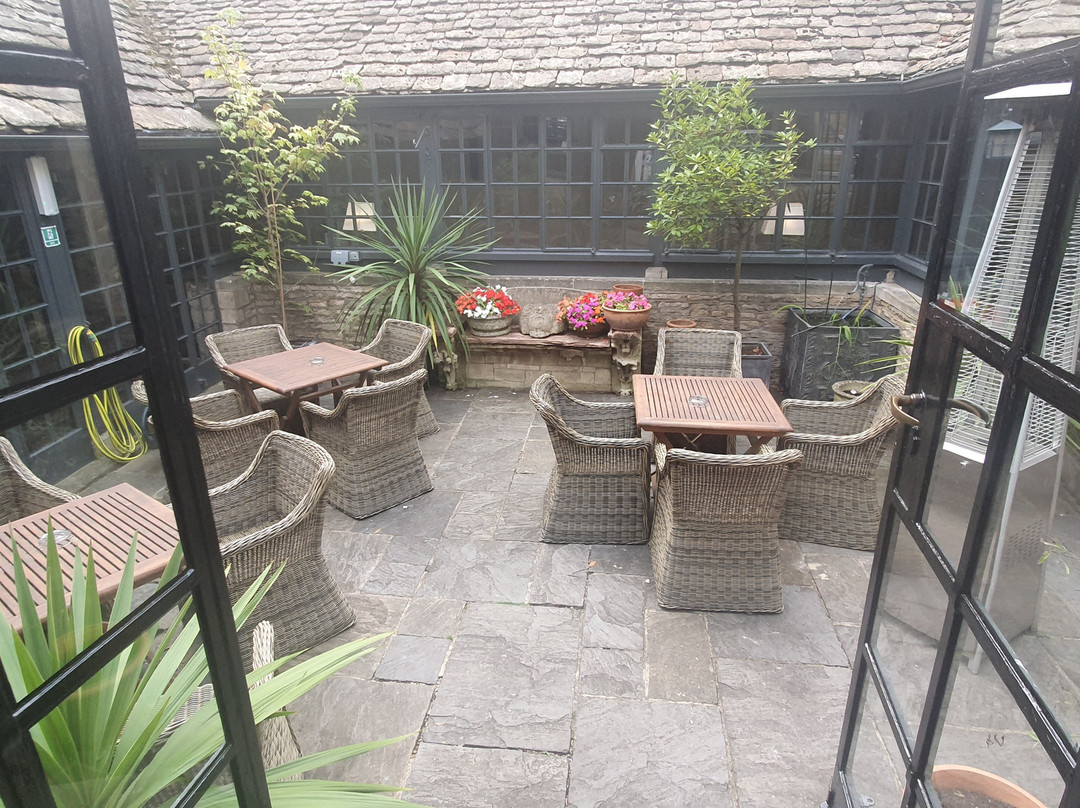 罗德布鲁熊酒店主图