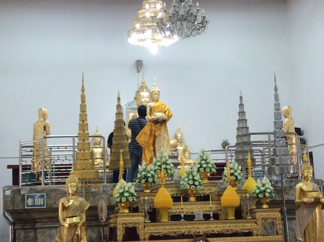 Wat Ban Laem or Wat Phet Samut Worawihan景点图片