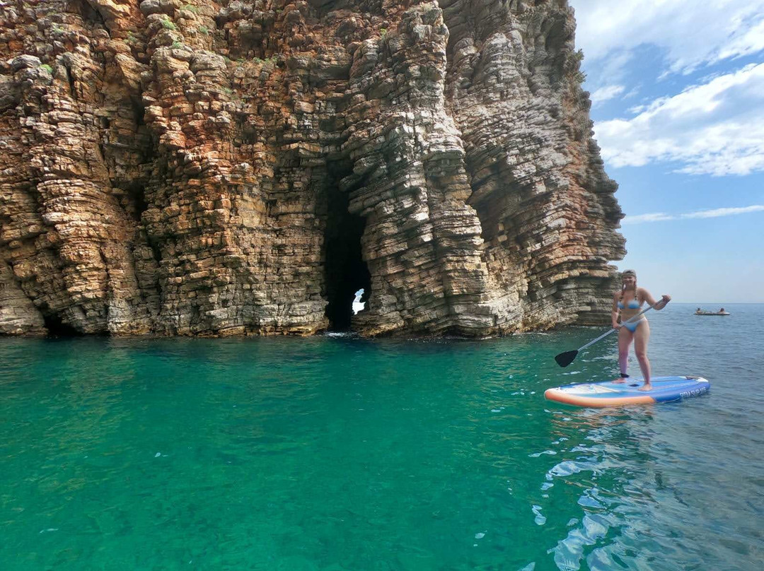 SUP & Kayaking Tours景点图片
