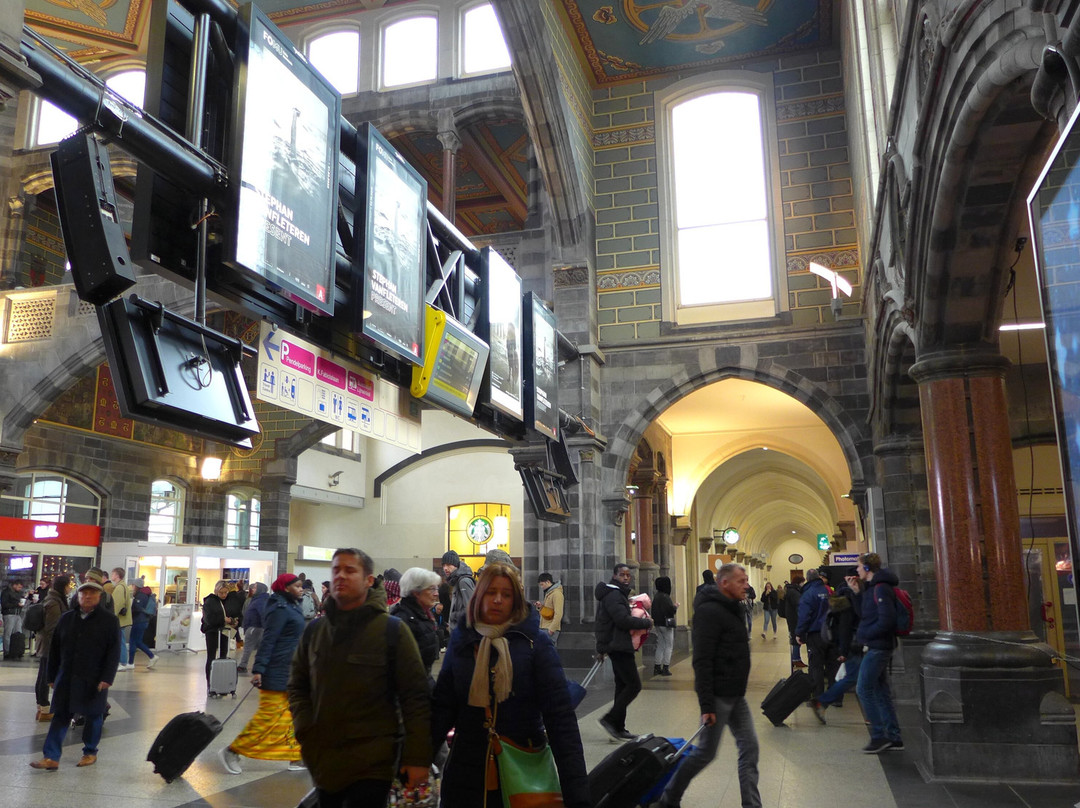 Gent-Sint-Pieters Railway Station景点图片