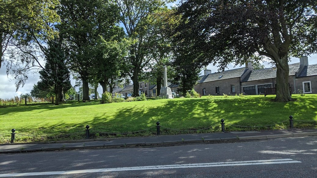 Carnwath War Memorial景点图片