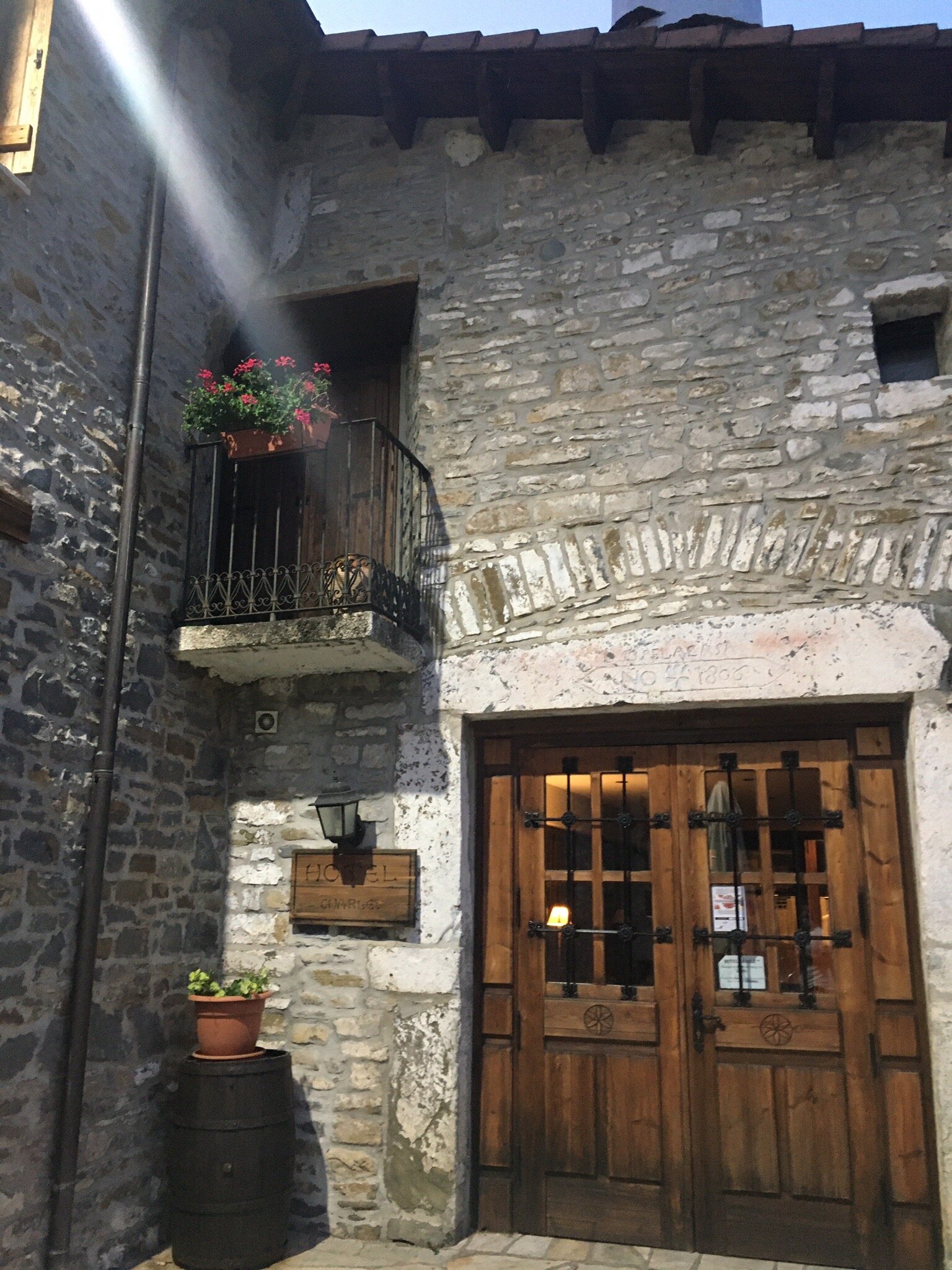 Hotel Charle-官方