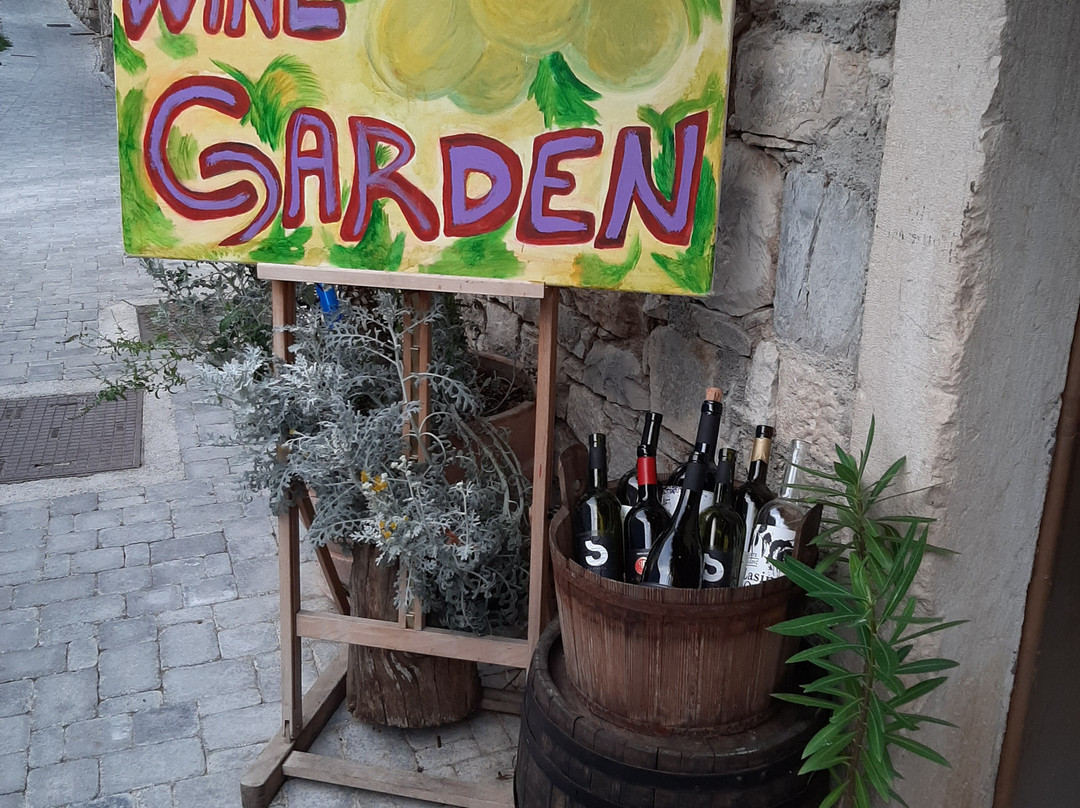 Wine Garden景点图片