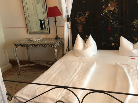 奥尔菲酒店 - 大屋主图