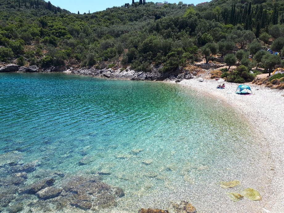 Sarakiniko Beach景点图片