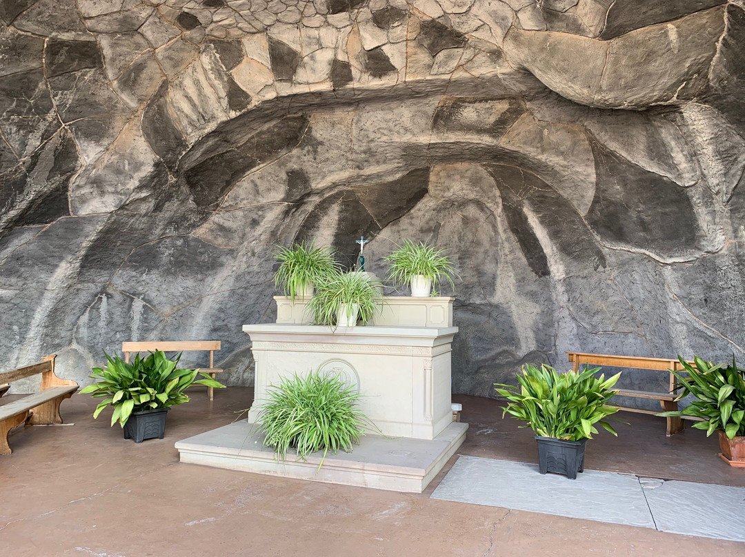 Réplique de la Grotte de Lourdes景点图片