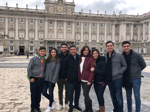 Tour Travel & More-巴塞罗那必去景点