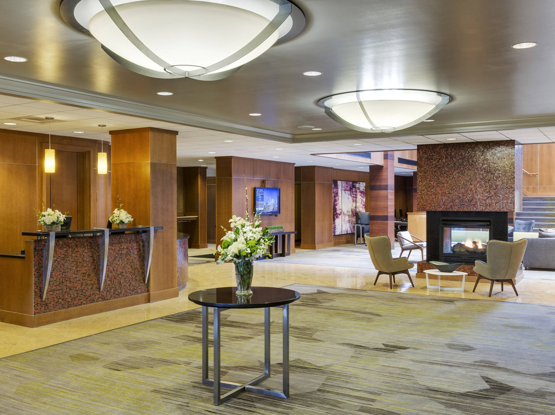 波士顿洛根机场万怡酒店主图